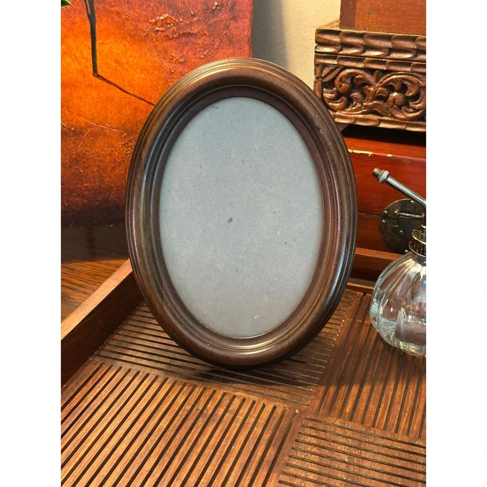 Vintage 8x6 Oval Wooden Picture Frame Brown Mahogany Tone Tabletop Wall Decor